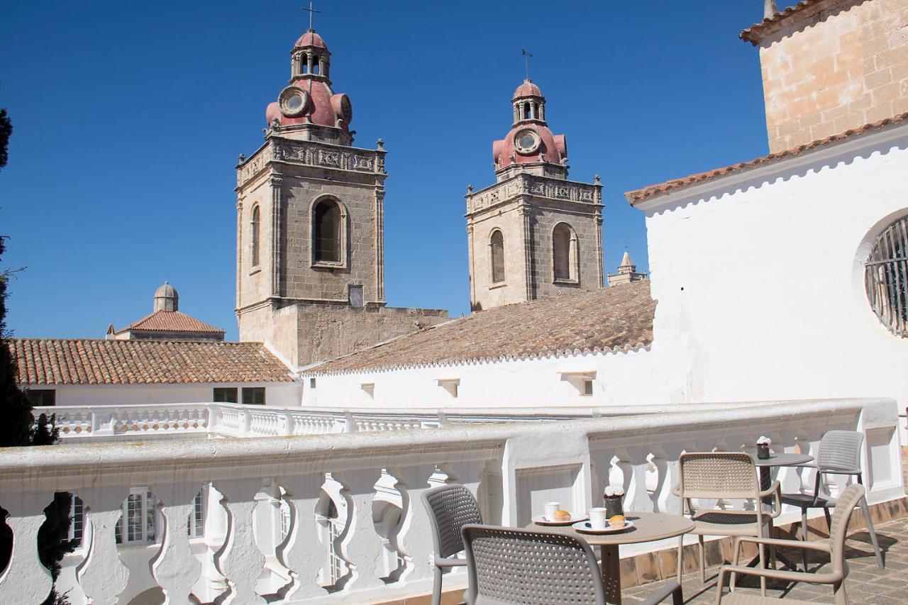 Albergue Grupoandria El Claustre De Ciutadella - Hospederia Exterior foto